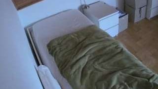 voyeurcam-julmodels-greybed-1