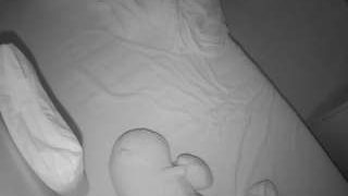 voyeurcam-julmodels-greybed-2