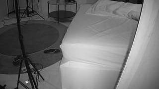 voyeurcam-julmodels-whitebed-6