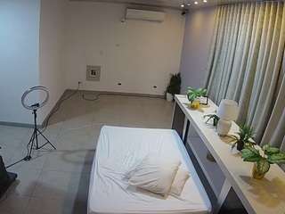voyeurcam-jb-office-1