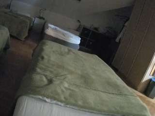 voyeurcam-julmodels-bed-1