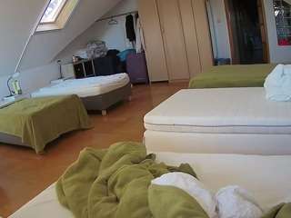 voyeurcam-julmodels-bed-3