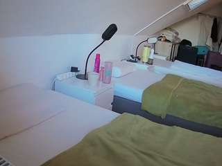 voyeurcam-julmodels-bed-4