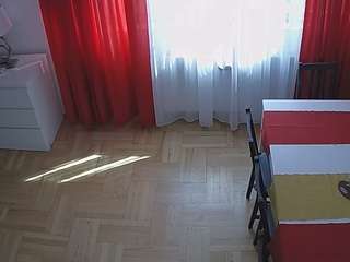 voyeurcam-julmodels-dining-2