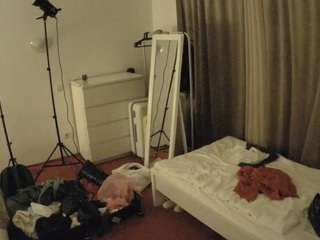 voyeurcam-julmodels-reallife-3